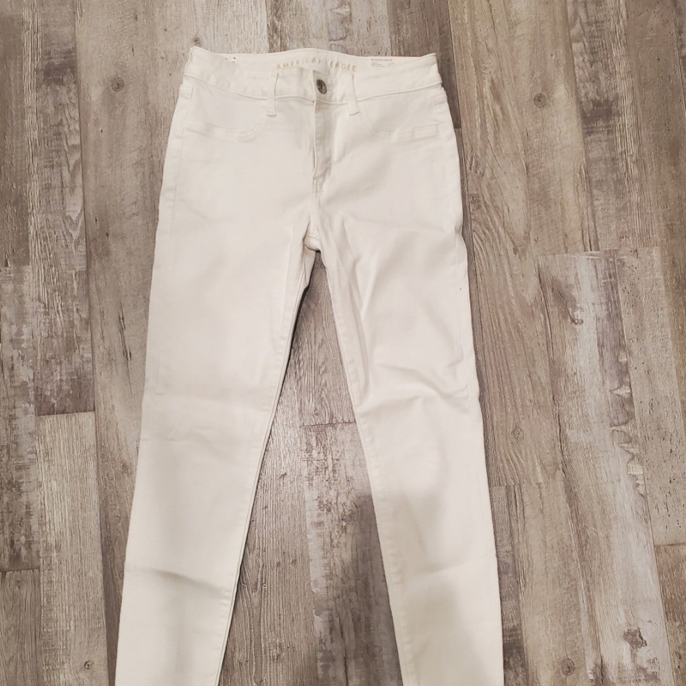 NWT American Eagle White Jegging Jeans